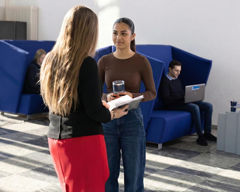 Bewerben an der accadis Hochschule