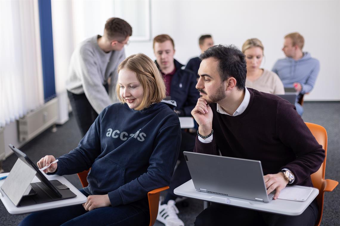 In einer Schnuppervorlesung den accadis-Alltag vor Studienbeginn kennenlernen